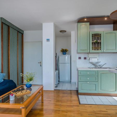 Amazing Apartment In Krk With Kitchen Đảo Krk Ngoại thất bức ảnh